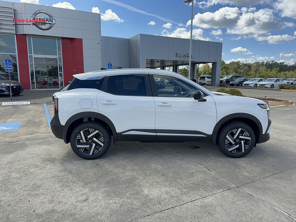 2027 Nissan Kicks photo 5 of 17
