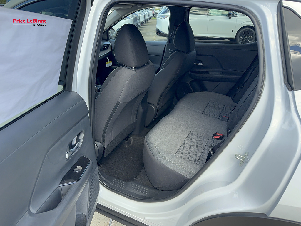 2027 Nissan Kicks photo 12 of 17