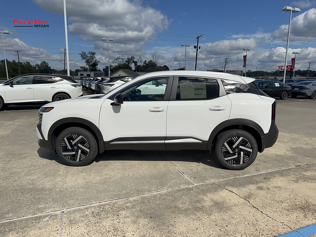 2027 Nissan Kicks photo 7 of 17