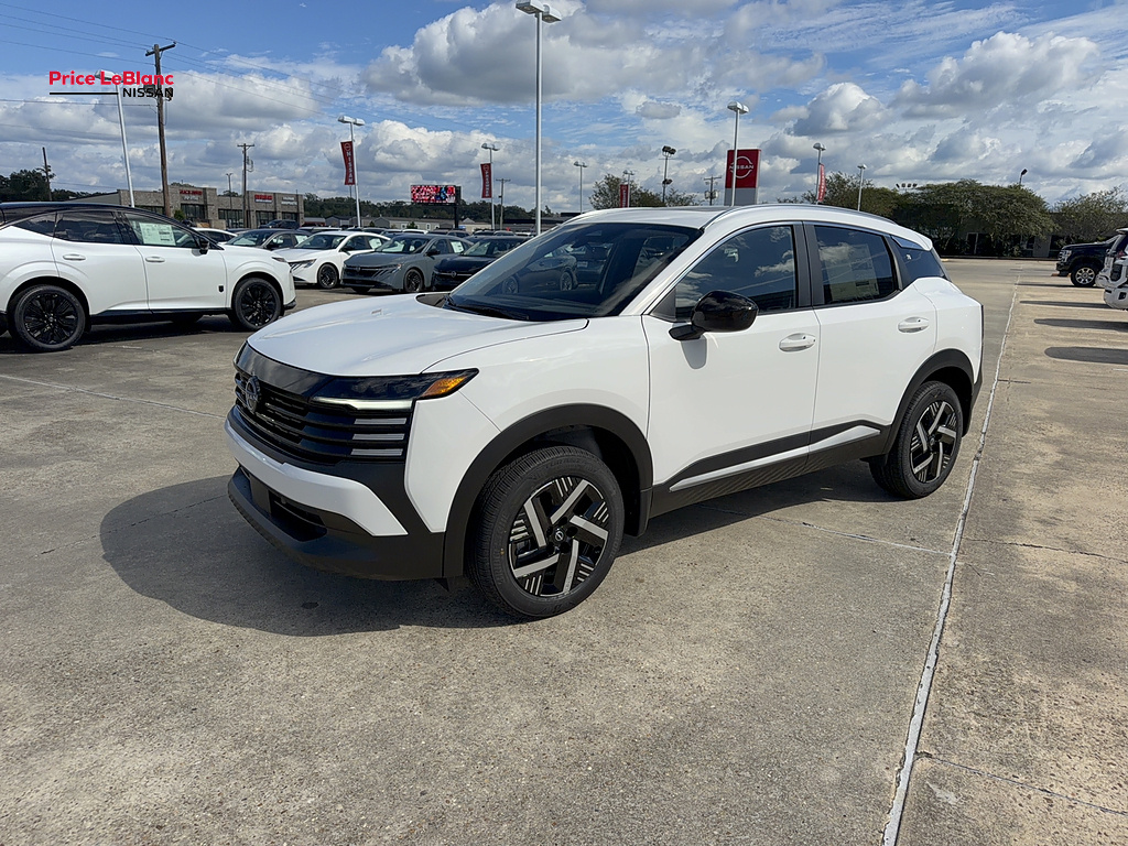 2027 Nissan Kicks photo 3 of 17
