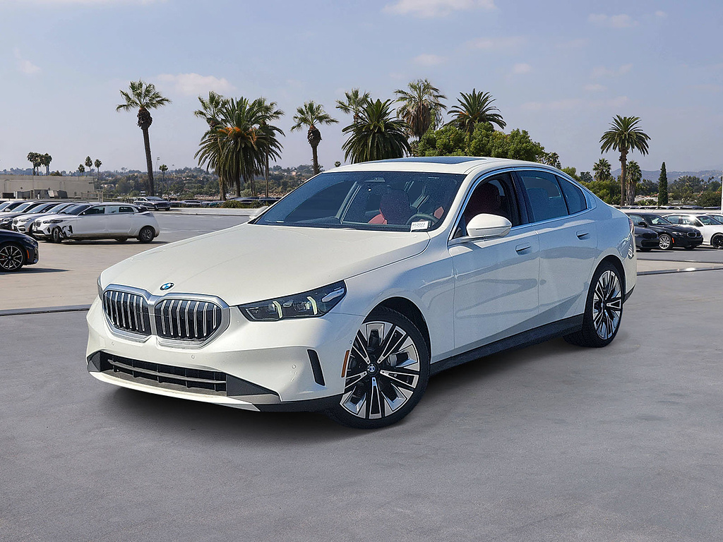 Mineral White Metallic 2026 BMW 5 Series Sedan Rear-Wheel Drive 8-Speed Automatic